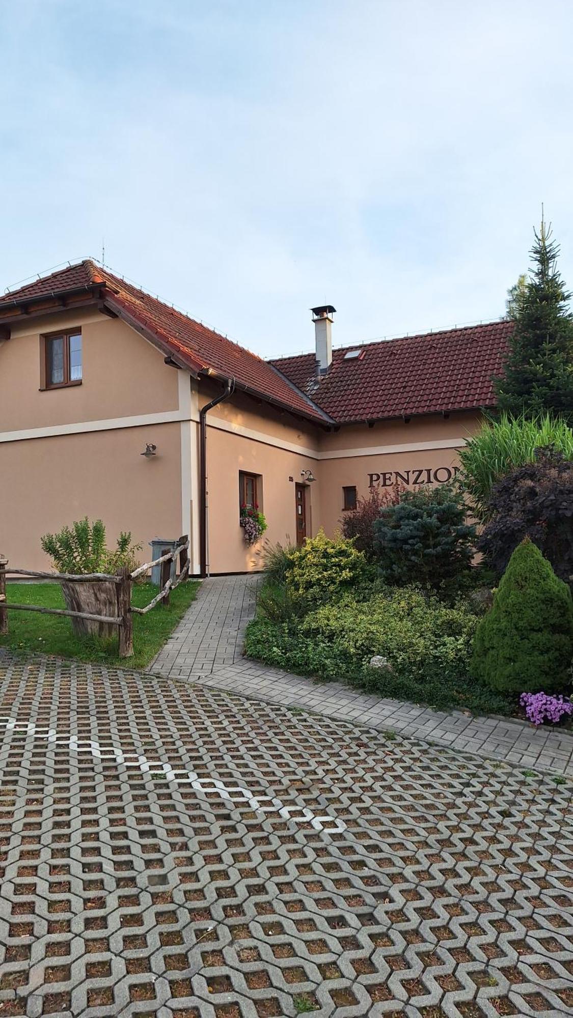 Penzion U Stoly Usilne Exteriör bild